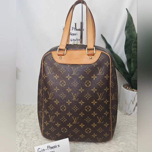 🔥😍 Beautiful Condition😍🔥 Authentic  Louis Vuitton Monogram Excursion  Bag - Picture 12 of 15